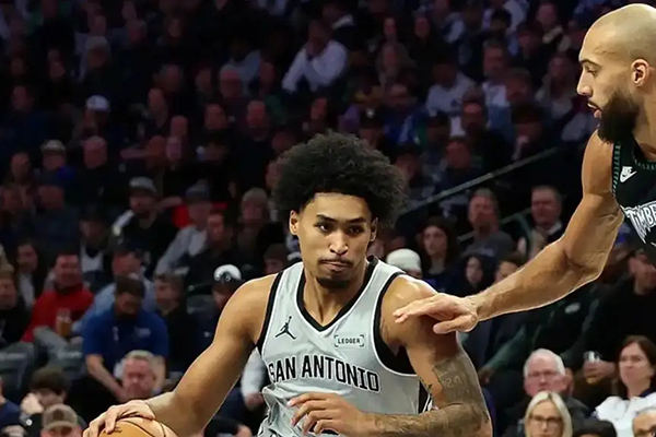 无亚马马刺遇<a href=/lanqiuxiangguan/timberwolves/ target=_blank class=infotextkey>森林狼</a>：后卫拼劲难敌双塔觉醒