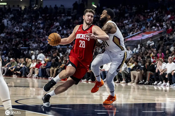 NBA季前赛综述:火箭<a href=/lanqiuxiangguan/spurs/ target=_blank class=infotextkey>马刺</a><a href=/lanqiuxiangguan/magic/ target=_blank class=infotextkey>魔术</a>领跑 新趋势与球队百态