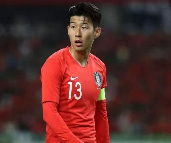 <a href=/player/zuqiuxiangguan/133.html target=_blank class=infotextkey>孙兴慜</a>是韩国队的队长也是亚洲一哥