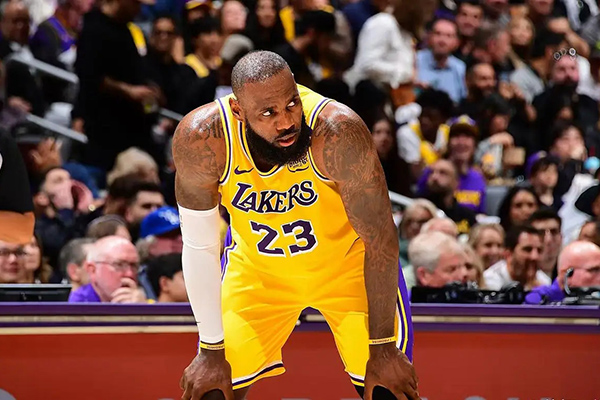 NBA休赛期动态：<a href=/lanqiuxiangguan/lakers/ target=_blank class=infotextkey>湖人</a>伤病、勇士签约与<a href=/lanqiuxiangguan/76ers/ target=_blank class=infotextkey>76人</a>合同进展